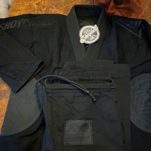 Shoyoroll x Albino Preto bjj gi AOH